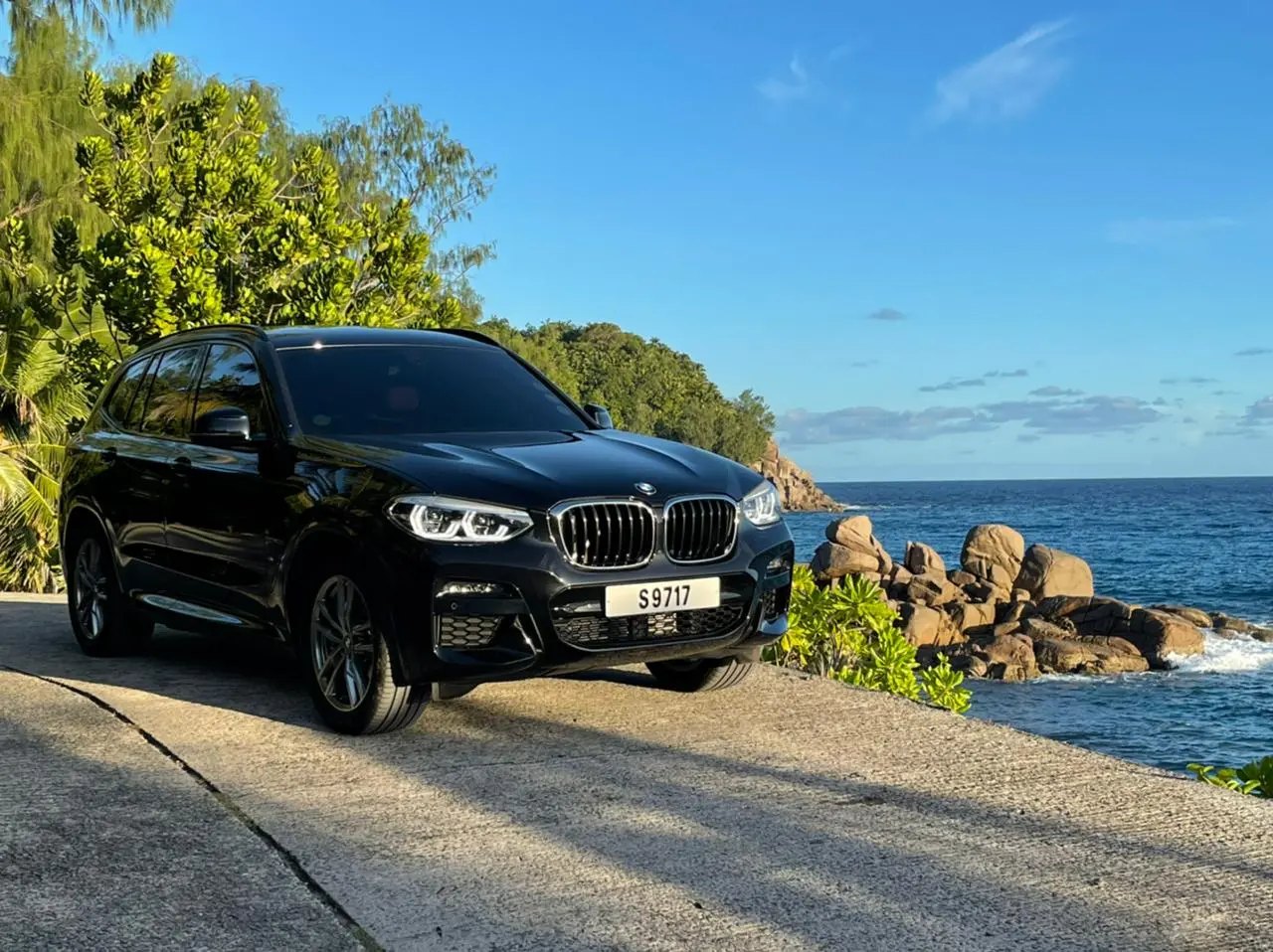 Auto VIP z kierowcą na wybrzeżu Seszeli